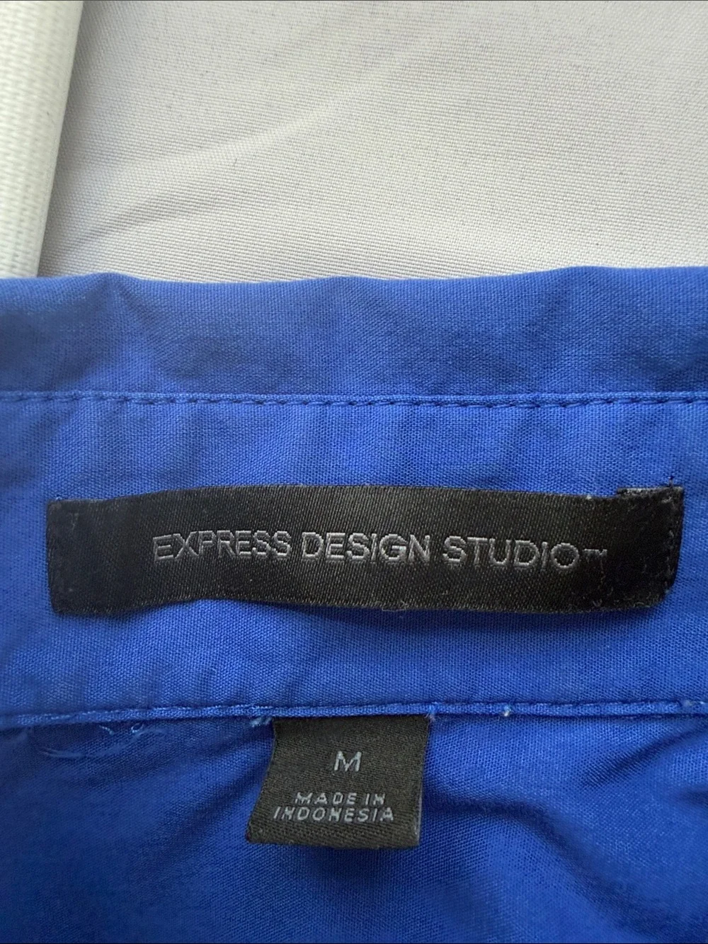 Express Fitted Button-Down Shirt in Cobalt Blue M - Picture 7 of 8